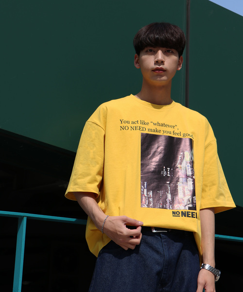 NO NEED(ノーニード)の「ハーフスリーブフォト&メッセージプリントオーバーサイズTシャツ(Tシャツ/カットソー・メンズ・ホワイト/ブラック/イエロー/キャメル・フリ-)」の8枚目の写真