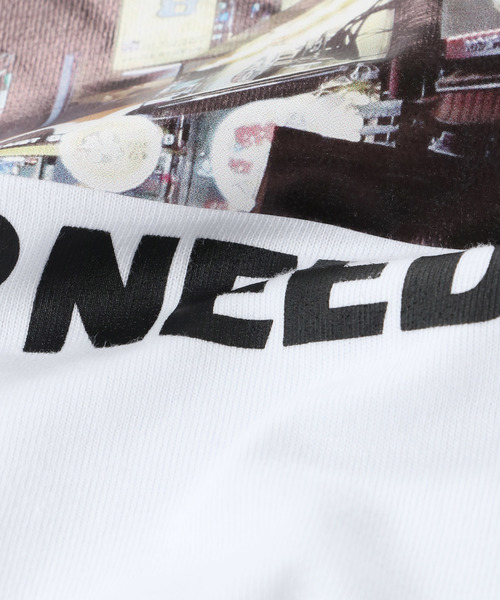 NO NEED(ノーニード)の「ハーフスリーブフォト&メッセージプリントオーバーサイズTシャツ(Tシャツ/カットソー・メンズ・ホワイト/ブラック/イエロー/キャメル・フリ-)」の11枚目の写真