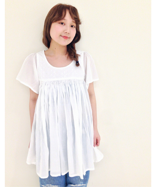 Kastane(カスタネ)の「【Kastane】スモーネブラウス(シャツ/ブラウス・レディース・ライトブルー/レッド/ホワイト・FREE)」の1枚目の写真