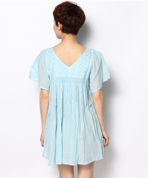 Kastane(カスタネ)の「【Kastane】スモーネブラウス(シャツ/ブラウス・レディース・ライトブルー/レッド/ホワイト・FREE)」の6枚目の写真