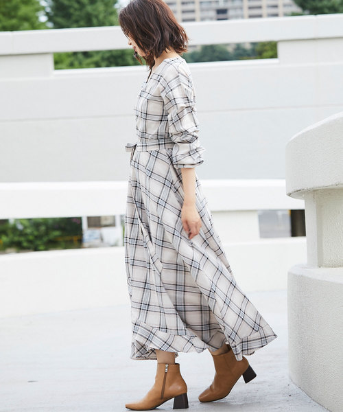 &. NOSTALGIA（アンドドットノスタルジア）の「チェック柄カシュクールマキシワンピース（ワンピース・レディース・ダークグリーン/ベージュ/ブラウン・FREE）」の11枚目の写真