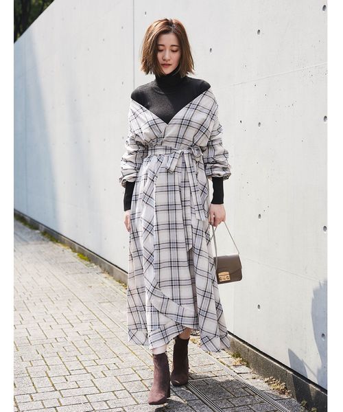 &. NOSTALGIA（アンドドットノスタルジア）の「チェック柄カシュクールマキシワンピース（ワンピース・レディース・ダークグリーン/ベージュ/ブラウン・FREE）」の12枚目の写真