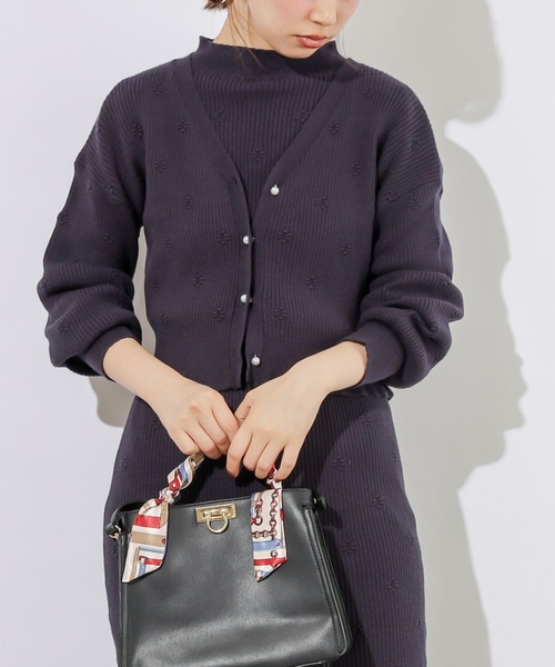 natural couture(ナチュラルクチュール)の「フラワー刺繍リブカーディガン/セットアップ(カーディガン)」|ネイビー