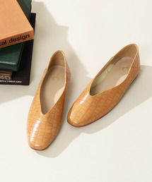 型押しバブーシュパンプス