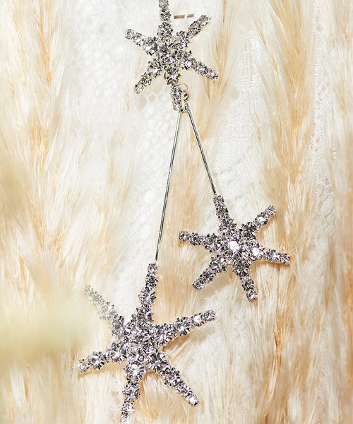 MAYGLOBE（メイグローブ）の「MAYGLOBE Veil / アシンメトリースターイヤリング（イヤリング・レディース・シルバー/ゴールド・FREE）」の4枚目の写真