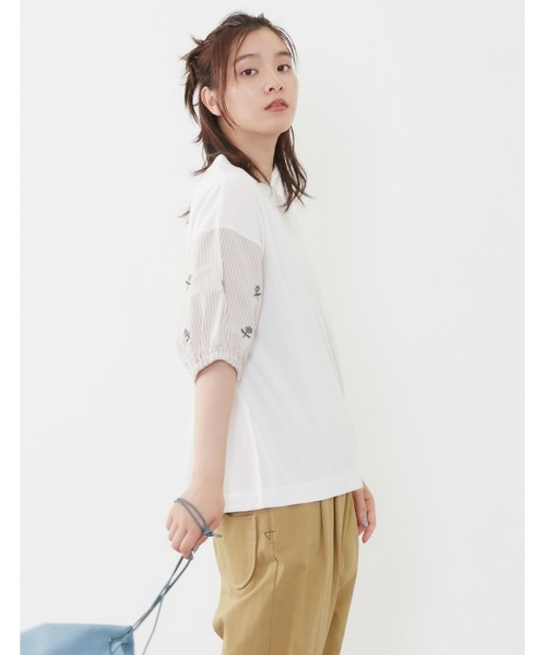 POU DOU DOU（プードゥドゥ）の「花刺繍スリーブトップス（Tシャツ/カットソー・レディース・ベージュ/オフホワイト/ブルー・3）」の5枚目の写真