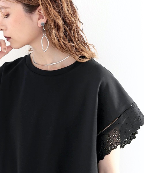 classicalelf（クラシカルエルフ）の「綿100％、光沢で上品に。大人が着る、袖レースプルオーバー（Tシャツ/カットソー・レディース・ホワイト/ブラック/ブルーグリーン/グレイッシュベージュ・MEDIUM/LARGE/X-LARGE/SMALL）」の16枚目の写真