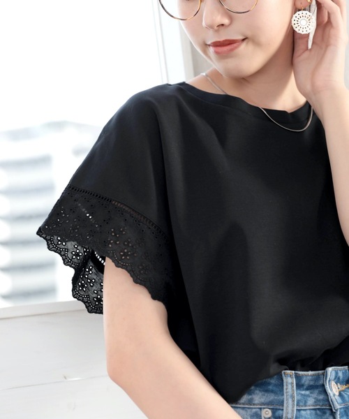 classicalelf（クラシカルエルフ）の「綿100％、光沢で上品に。大人が着る、袖レースプルオーバー（Tシャツ/カットソー・レディース・ホワイト/ブラック/ブルーグリーン/グレイッシュベージュ・MEDIUM/LARGE/X-LARGE/SMALL）」の11枚目の写真