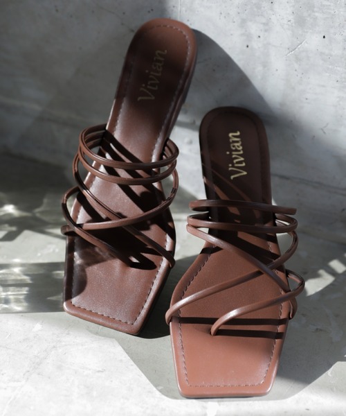 VIVIAN(ヴィヴィアン)の「スクエアトゥメニーナローストラップトングフラットサンダル(サンダル・レディース・ブラック/グリーン/パイソン/ホワイト/ダークブラウン/キャメル・L/M/S/LL)」の3枚目の写真