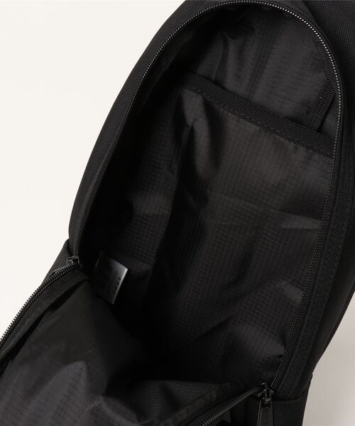 CAMP7（キャンプセブン）の「【CAMP7】スリングバッグ（ショルダーバッグ・メンズ・ブラック/ベージュ・フリー）」の3枚目の写真