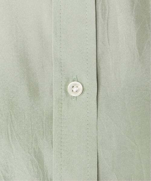 SLOBE IENA（スローブイエナ）の「ワッシャーサテンバンドカラーシャツ【手洗い可能】◆（シャツ/ブラウス・レディース・サックスブルー/ベージュ/カーキ・FREE）」の5枚目の写真