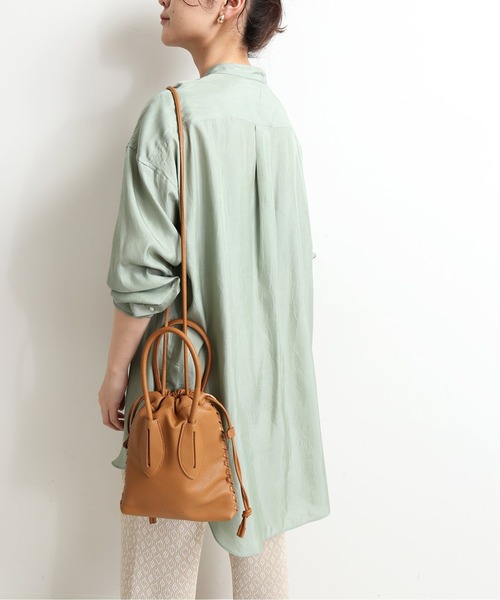 SLOBE IENA（スローブイエナ）の「ワッシャーサテンバンドカラーシャツ【手洗い可能】◆（シャツ/ブラウス・レディース・サックスブルー/ベージュ/カーキ・FREE）」の13枚目の写真