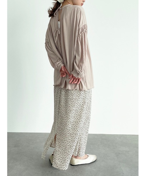 SLURR（スラ―）の「2wayシアーリブギャザーパフスリーブチュニック（チュニック・レディース・ブラック/オフホワイト/ピンクベージュ・FREE）」の6枚目の写真