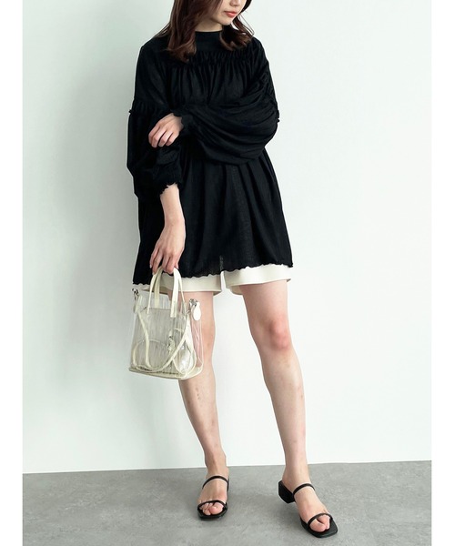 SLURR（スラ―）の「2wayシアーリブギャザーパフスリーブチュニック（チュニック・レディース・ブラック/オフホワイト/ピンクベージュ・FREE）」の12枚目の写真