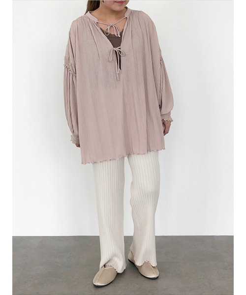 SLURR（スラ―）の「2wayシアーリブギャザーパフスリーブチュニック（チュニック・レディース・ブラック/オフホワイト/ピンクベージュ・FREE）」の18枚目の写真