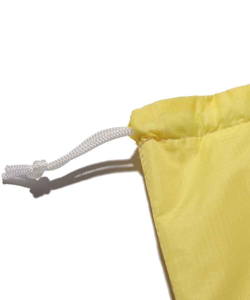 UGG（アグ）の「UGG W FRANNIE CINCH TOTE / アグ フランネ シンチ トート（トートバッグ・レディース・ブラック/イエロー・ONE SIZE）」の9枚目の写真