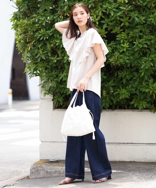 a.v.v(アーヴェヴェ)の「デニムワイドパンツ(デニムパンツ・レディース・アイボリー/ネイビー・42/40/34/38/36)」の6枚目の写真