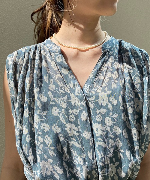 CAPRICIEUX LE'MAGE（カプリシューレマージュ）の「フラワーギャザーノースリワンピース（ワンピース・レディース・ブラック/ブルー・FREE）」の6枚目の写真