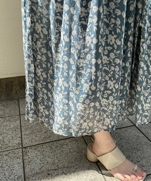 CAPRICIEUX LE'MAGE（カプリシューレマージュ）の「フラワーギャザーノースリワンピース（ワンピース・レディース・ブラック/ブルー・FREE）」の9枚目の写真