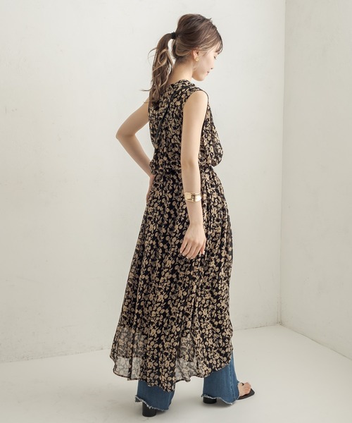 CAPRICIEUX LE'MAGE（カプリシューレマージュ）の「フラワーギャザーノースリワンピース（ワンピース・レディース・ブラック/ブルー・FREE）」の12枚目の写真