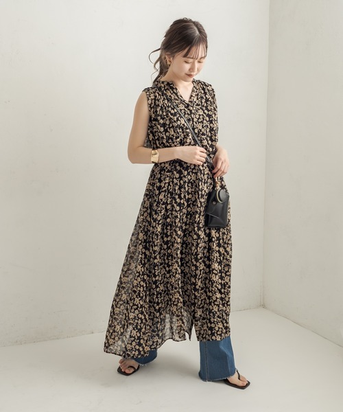 CAPRICIEUX LE'MAGE（カプリシューレマージュ）の「フラワーギャザーノースリワンピース（ワンピース・レディース・ブラック/ブルー・FREE）」の13枚目の写真