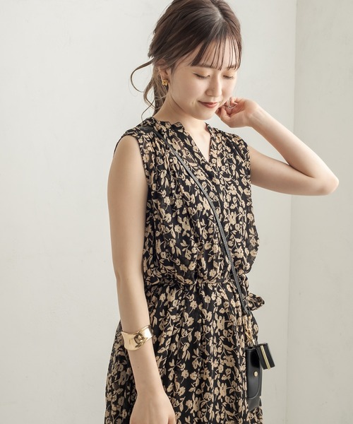 CAPRICIEUX LE'MAGE（カプリシューレマージュ）の「フラワーギャザーノースリワンピース（ワンピース・レディース・ブラック/ブルー・FREE）」の16枚目の写真