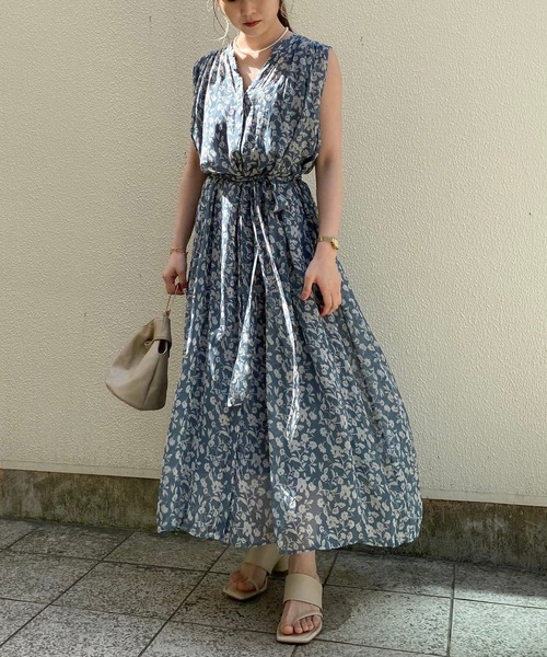 CAPRICIEUX LE'MAGE（カプリシューレマージュ）の「フラワーギャザーノースリワンピース（ワンピース・レディース・ブラック/ブルー・FREE）」の21枚目の写真