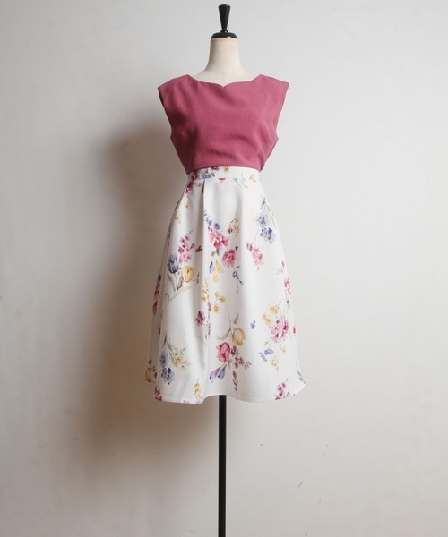 tocco closet(トッコ クローゼット)の「フラワープリント切り替えハートネックフレンチスリーブワンピース(ワンピース・レディース・ネイビー/ピンク・M)」の13枚目の写真