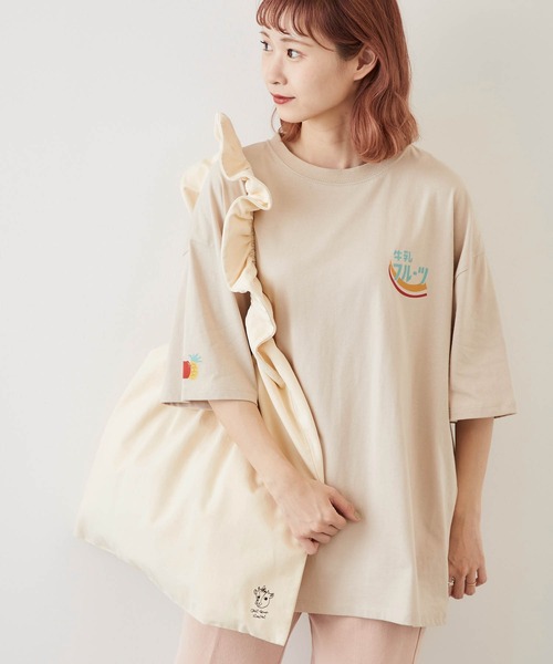 timecapsule（タイムカプセル）の「【timecapsule】「Oishi Gyunyu Nomitai」牛乳フルーツプリント半袖ビッグTシャツ（Tシャツ/カットソー・レディース・ホワイト/モカ/ベージュ系その他/ライトベージュ・FREE）」の4枚目の写真