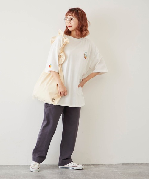 timecapsule（タイムカプセル）の「【timecapsule】「Oishi Gyunyu Nomitai」牛乳フルーツプリント半袖ビッグTシャツ（Tシャツ/カットソー・レディース・ホワイト/モカ/ベージュ系その他/ライトベージュ・FREE）」の17枚目の写真