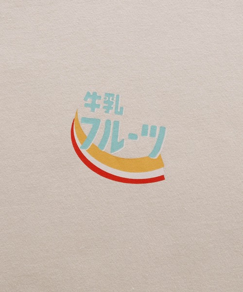 timecapsule（タイムカプセル）の「【timecapsule】「Oishi Gyunyu Nomitai」牛乳フルーツプリント半袖ビッグTシャツ（Tシャツ/カットソー・レディース・ホワイト/モカ/ベージュ系その他/ライトベージュ・FREE）」の12枚目の写真