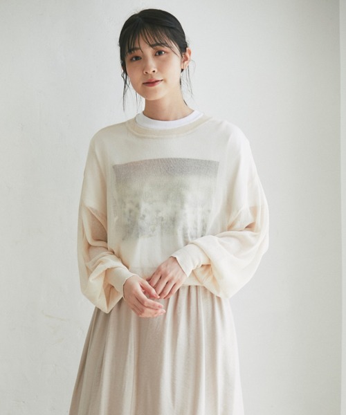 and R（アンドアール）の「シアークルーネックトップス（ニット/セーター・レディース・ラベンダー/アイボリー/ブラック・FREE）」の4枚目の写真