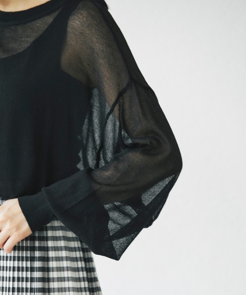 and R（アンドアール）の「シアークルーネックトップス（ニット/セーター・レディース・ラベンダー/アイボリー/ブラック・FREE）」の8枚目の写真