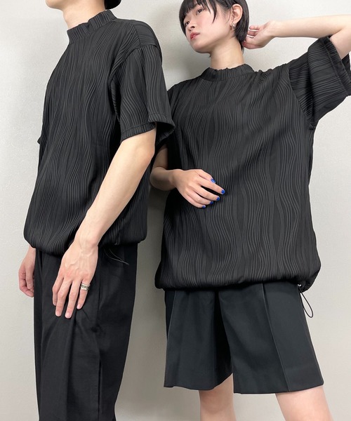 Chikashitsu +(チカシツプラス)の「【Chikashitsu +/チカシツプラス】set up pleats half sleeve tee/セットアップ プリーツ ハーフ スリーブ ティー 裾絞り ドローコード(その他トップス・メンズ・ホワイト/ブラック・ONE SIZE)」の1枚目の写真