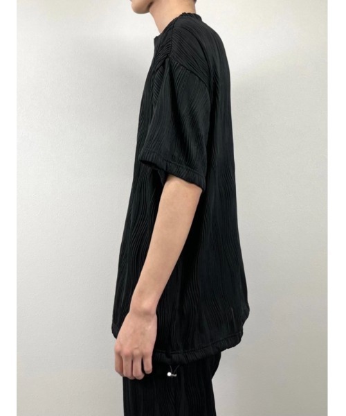 Chikashitsu +(チカシツプラス)の「【Chikashitsu +/チカシツプラス】set up pleats half sleeve tee/セットアップ プリーツ ハーフ スリーブ ティー 裾絞り ドローコード(その他トップス・メンズ・ホワイト/ブラック・ONE SIZE)」の6枚目の写真