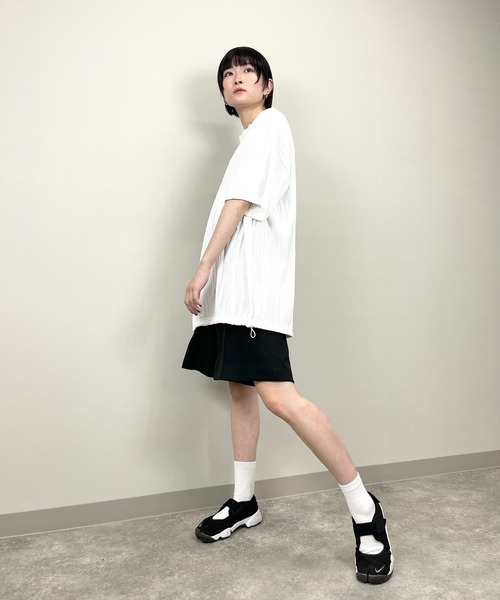 Chikashitsu +(チカシツプラス)の「【Chikashitsu +/チカシツプラス】set up pleats half sleeve tee/セットアップ プリーツ ハーフ スリーブ ティー 裾絞り ドローコード(その他トップス・メンズ・ホワイト/ブラック・ONE SIZE)」の21枚目の写真