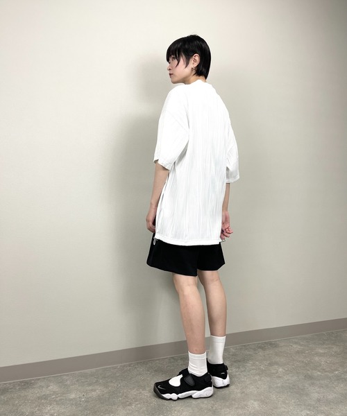 Chikashitsu +(チカシツプラス)の「【Chikashitsu +/チカシツプラス】set up pleats half sleeve tee/セットアップ プリーツ ハーフ スリーブ ティー 裾絞り ドローコード(その他トップス・メンズ・ホワイト/ブラック・ONE SIZE)」の17枚目の写真