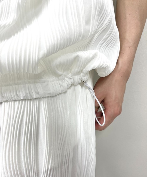 Chikashitsu +(チカシツプラス)の「【Chikashitsu +/チカシツプラス】set up pleats half sleeve tee/セットアップ プリーツ ハーフ スリーブ ティー 裾絞り ドローコード(その他トップス・メンズ・ホワイト/ブラック・ONE SIZE)」の9枚目の写真