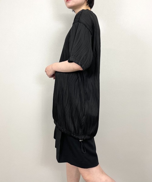 Chikashitsu +(チカシツプラス)の「【Chikashitsu +/チカシツプラス】set up pleats half sleeve tee/セットアップ プリーツ ハーフ スリーブ ティー 裾絞り ドローコード(その他トップス・メンズ・ホワイト/ブラック・ONE SIZE)」の18枚目の写真