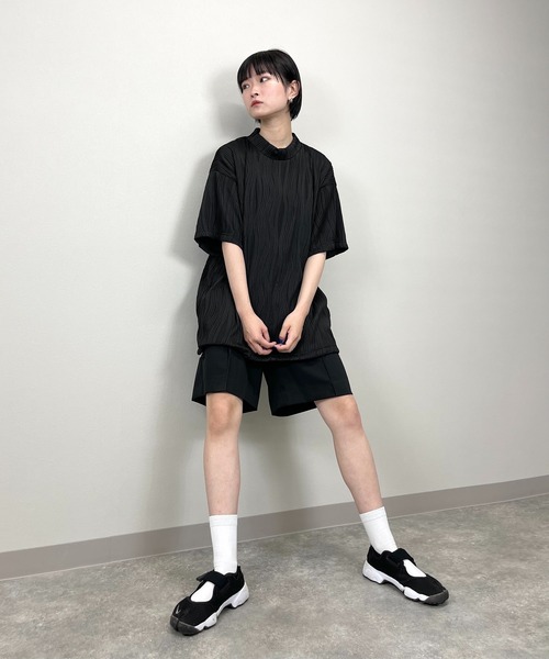 Chikashitsu +(チカシツプラス)の「【Chikashitsu +/チカシツプラス】set up pleats half sleeve tee/セットアップ プリーツ ハーフ スリーブ ティー 裾絞り ドローコード(その他トップス・メンズ・ホワイト/ブラック・ONE SIZE)」の5枚目の写真