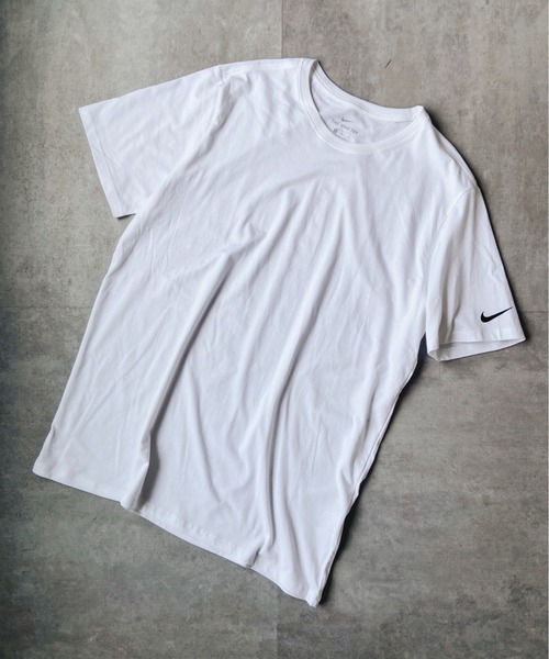 Niell(ニール)の「Nike ナイキ / ワンポイントTシャツ Core Cotton Tee(Tシャツ/カットソー・メンズ・ホワイト/ブラック/チャコール・L/XL/M)」の1枚目の写真