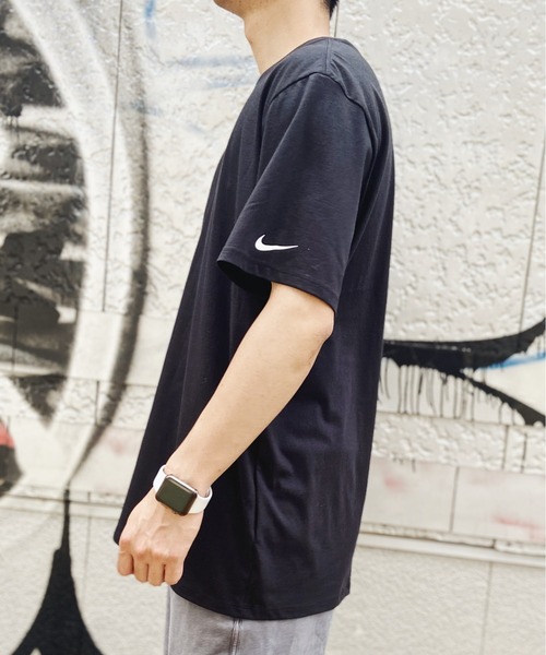 Niell(ニール)の「Nike ナイキ / ワンポイントTシャツ Core Cotton Tee(Tシャツ/カットソー・メンズ・ホワイト/ブラック/チャコール・L/XL/M)」の14枚目の写真