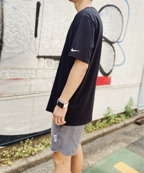 Niell(ニール)の「Nike ナイキ / ワンポイントTシャツ Core Cotton Tee(Tシャツ/カットソー・メンズ・ホワイト/ブラック/チャコール・L/XL/M)」の15枚目の写真
