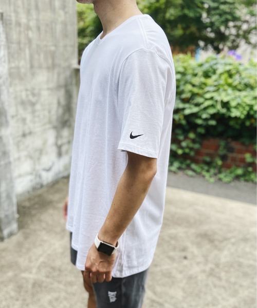 Niell(ニール)の「Nike ナイキ / ワンポイントTシャツ Core Cotton Tee(Tシャツ/カットソー・メンズ・ホワイト/ブラック/チャコール・L/XL/M)」の6枚目の写真