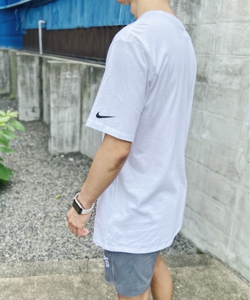 Niell(ニール)の「Nike ナイキ / ワンポイントTシャツ Core Cotton Tee(Tシャツ/カットソー・メンズ・ホワイト/ブラック/チャコール・L/XL/M)」の11枚目の写真