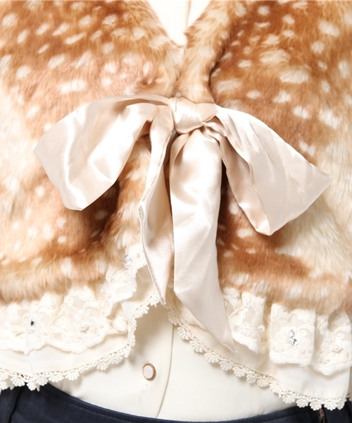 axes femme（アクシーズファム）の「レースフリルファーベスト（ベスト