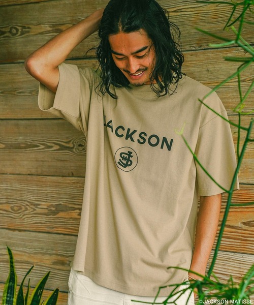 JACKSON MATISSE(ジャクソンマティス)の「【JACKSON MATISSE(ジャクソンマティス)×BAYFLOW】プリントTEE(Tシャツ/カットソー・メンズ・ホワイト/ベージュ/レッド/ブルー/ライトグリーン/チャコール・MEDIUM/LARGE)」の4枚目の写真