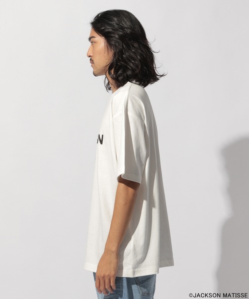 JACKSON MATISSE(ジャクソンマティス)の「【JACKSON MATISSE(ジャクソンマティス)×BAYFLOW】プリントTEE(Tシャツ/カットソー・メンズ・ホワイト/ベージュ/レッド/ブルー/ライトグリーン/チャコール・MEDIUM/LARGE)」の8枚目の写真