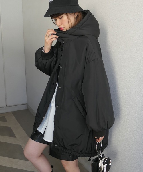 CORNERS(コーナーズ)の「中綿シャーリングモンスターパーカー(ダウンジャケット/コート・レディース・ベージュ/アイボリー/ブラック/カーキ・L/M)」の3枚目の写真