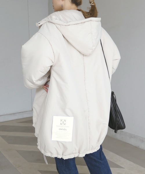 CORNERS(コーナーズ)の「中綿シャーリングモンスターパーカー(ダウンジャケット/コート・レディース・ベージュ/アイボリー/ブラック/カーキ・L/M)」の12枚目の写真